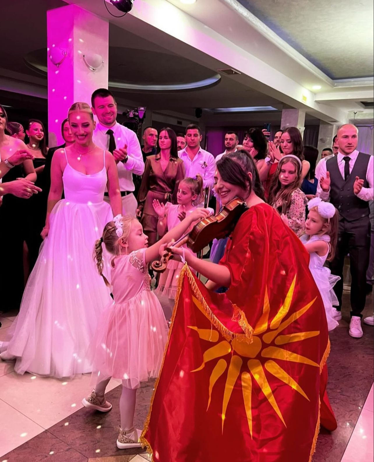 Сања Здјелар