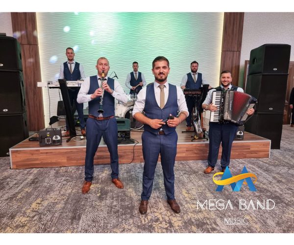 Mega-band-slika